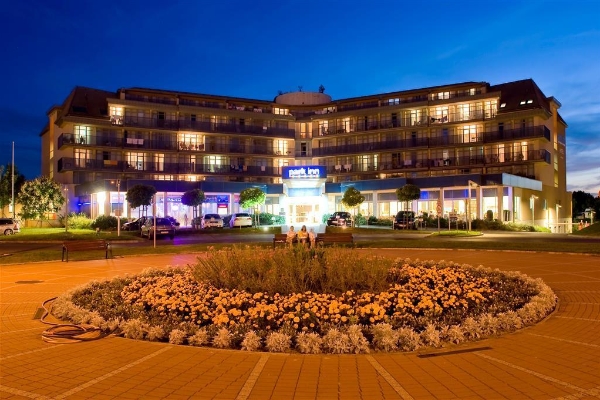 PARK INN SARVAR